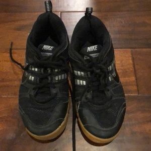Volleyball shoes